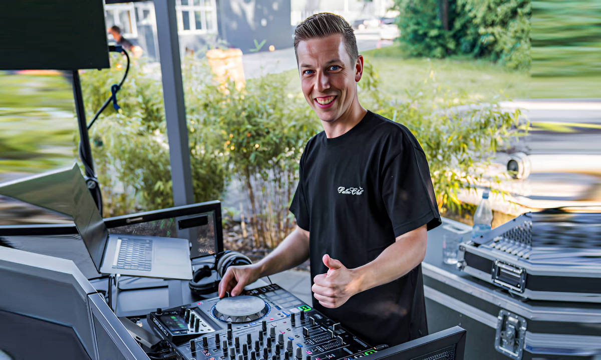 Nils Sch&uuml;ler DJ Moderator