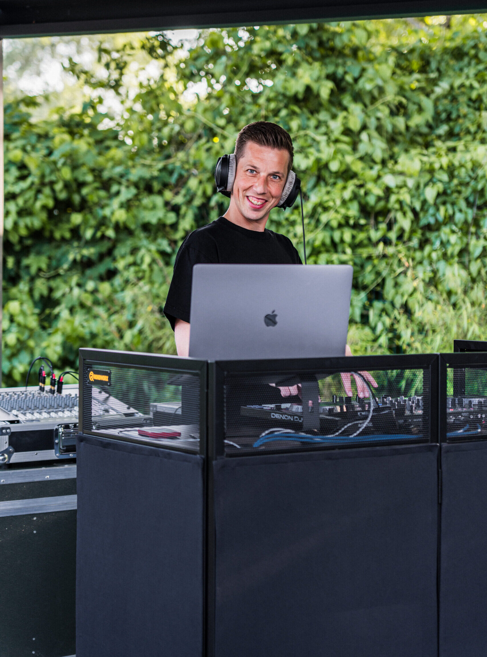 DJ Nils Sch&uuml;ler