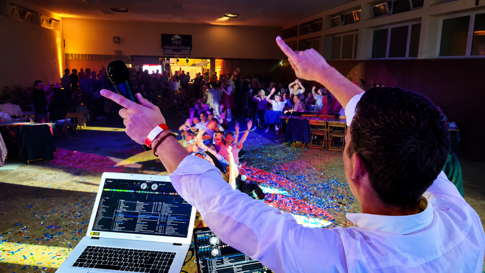 DJ Nils Sch&uuml;ler